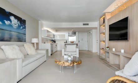 Maple & Miami Sky 4