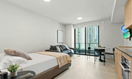 Brightline & Bay Light 3