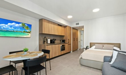 Brightline & Bay Light 4