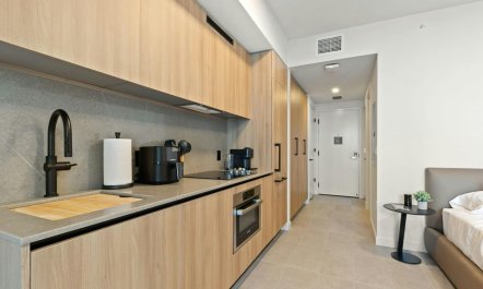 Brightline & Bay Light 6