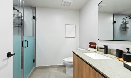 Brightline & Bay Light 7