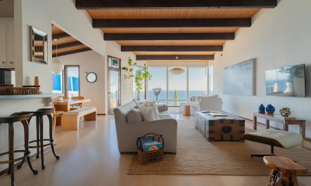 Pacific Through the Beams 7