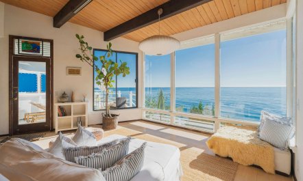 Pacific Through the Beams 6
