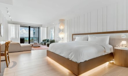 The Sunrise Club 9