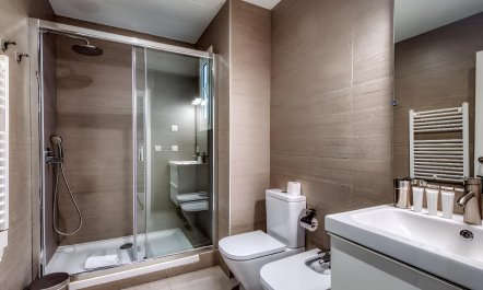 Vibrant Eixample Getaway 8