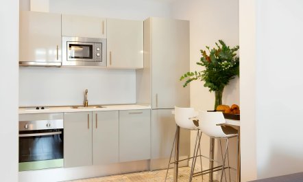 Vibrant Eixample Getaway 5