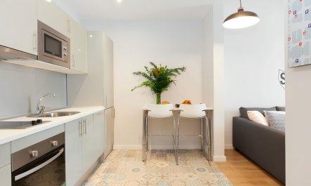 Vibrant Eixample Getaway 1