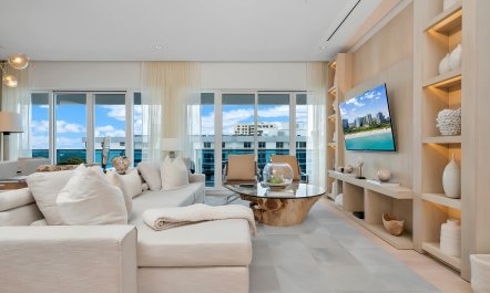 Palm & Linen