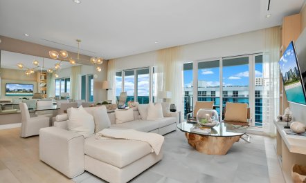 Palm & Linen 5