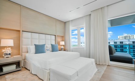Palm & Linen 9