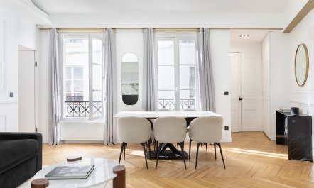 Parisian Sapphire 1