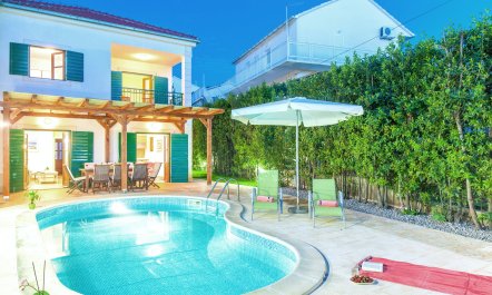 Summertime Oasis 4
