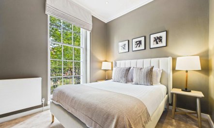 Bloomsbury Silk 1