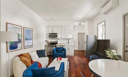 Brownstone Light 2