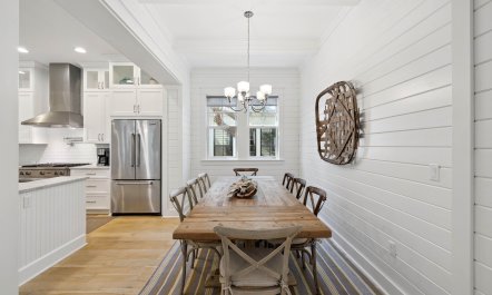 Porch & Pine 7