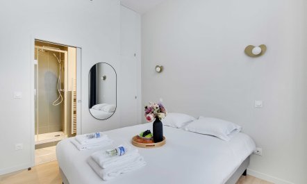 Parisian Pace 6