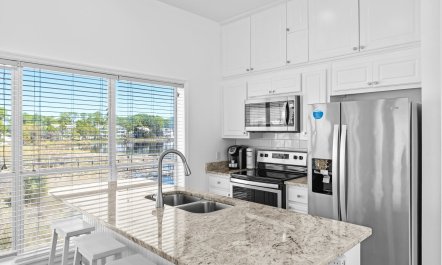 Paddleboard & Porch Swing 9