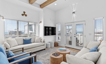 Paddleboard & Porch Swing 3