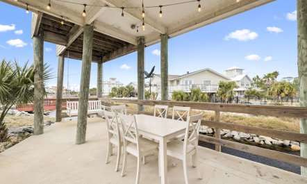 Paddleboard & Porch Swing 1