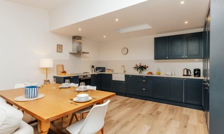 Hedgerow & Timber 7
