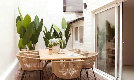 Courtyard in Paris 1