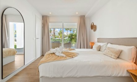 Turquoise at Casares 8