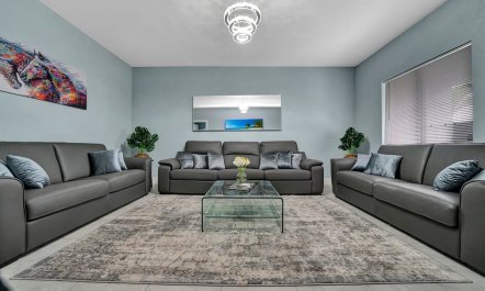 Twin Palms on Las Olas 1