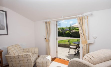 2 Bed in Dorchester 5