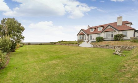 5 Bed in Widemouth Bay 1