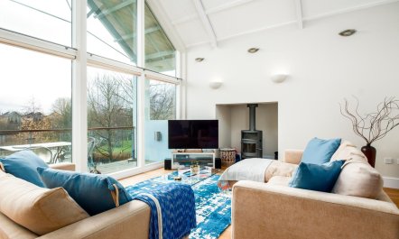 4 Bed in Somerford Keynes 2