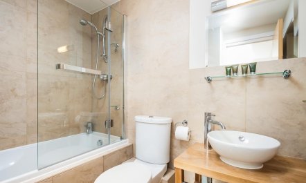 4 Bed in Somerford Keynes 7