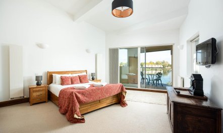 4 Bed in Somerford Keynes 5