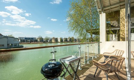 4 Bed in Somerford Keynes 1