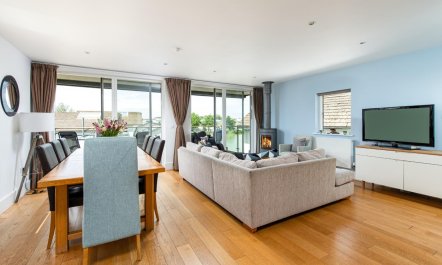 5 Bed in Somerford Keynes 4