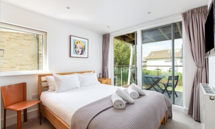 5 Bed in Somerford Keynes 9