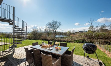 4 Bed in Somerford Keynes 1