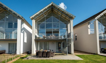 4 Bed in Somerford Keynes