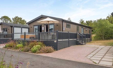 3 Bed in Bredons Hardwick