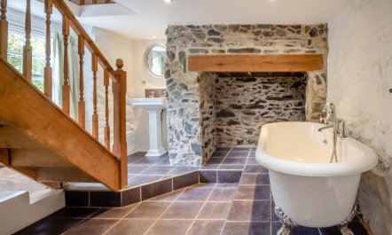 5 Bed in Betws Garmon 3