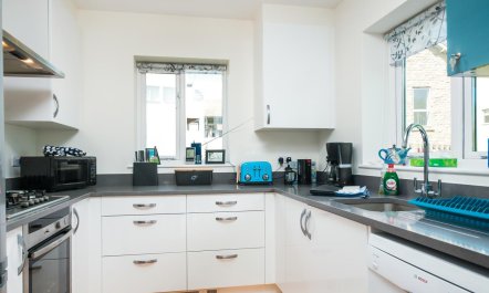 4 Bed in Somerford Keynes 3
