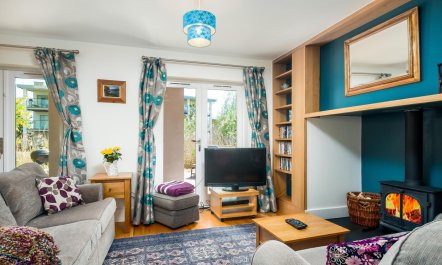 4 Bed in Somerford Keynes