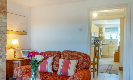 2 Bed in Grafham 1
