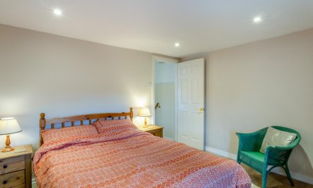 2 Bed in Grafham 8