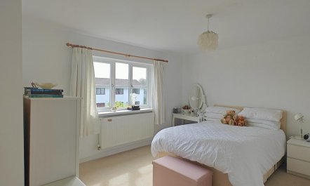 4 Bed in Southgate 9
