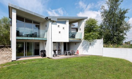 4 Bed in Somerford Keynes
