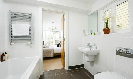 4 Bed in Somerford Keynes 9