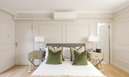 Hyde Park Chic IV