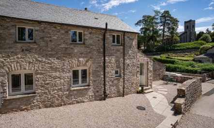 Bront&euml; Schoolhouse 0