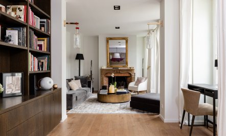 Panthéon Poolside 1