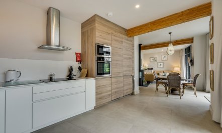 Waterside 8
